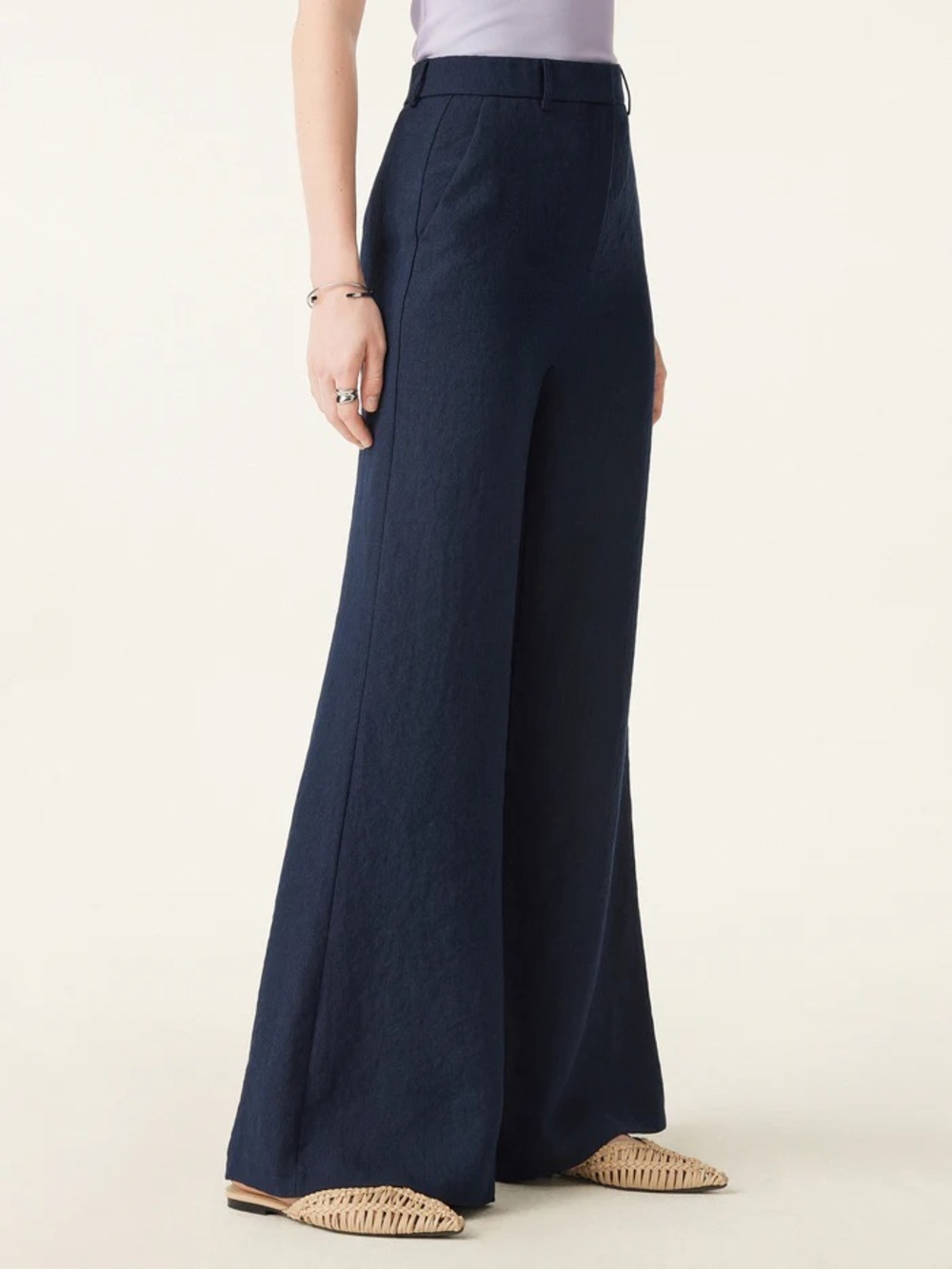 NWT OGL European Linen Mid Rise Flared Pant with Pockets in Navy - Picture 4 of 5